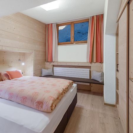 Hotel Garni Pirchhuett Obergurgl Szoba fotó